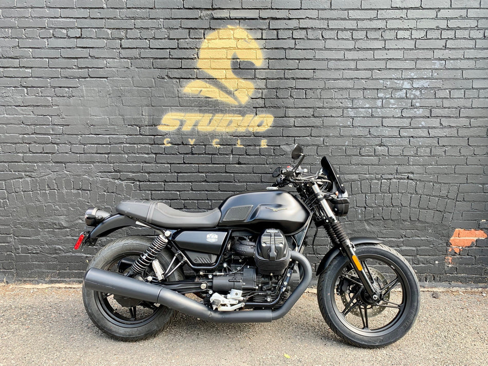 2023 Moto Guzzi V7 Stone  - Nero Ruvido