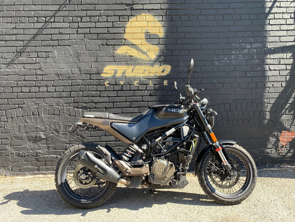 2023 Husqvarna Svartpilen 401 - Black