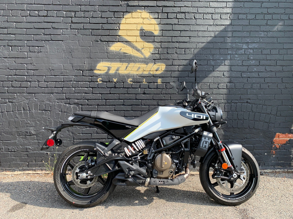 2024 Husqvarna Vitpilen 401 - White Arrow - Studio Cycle