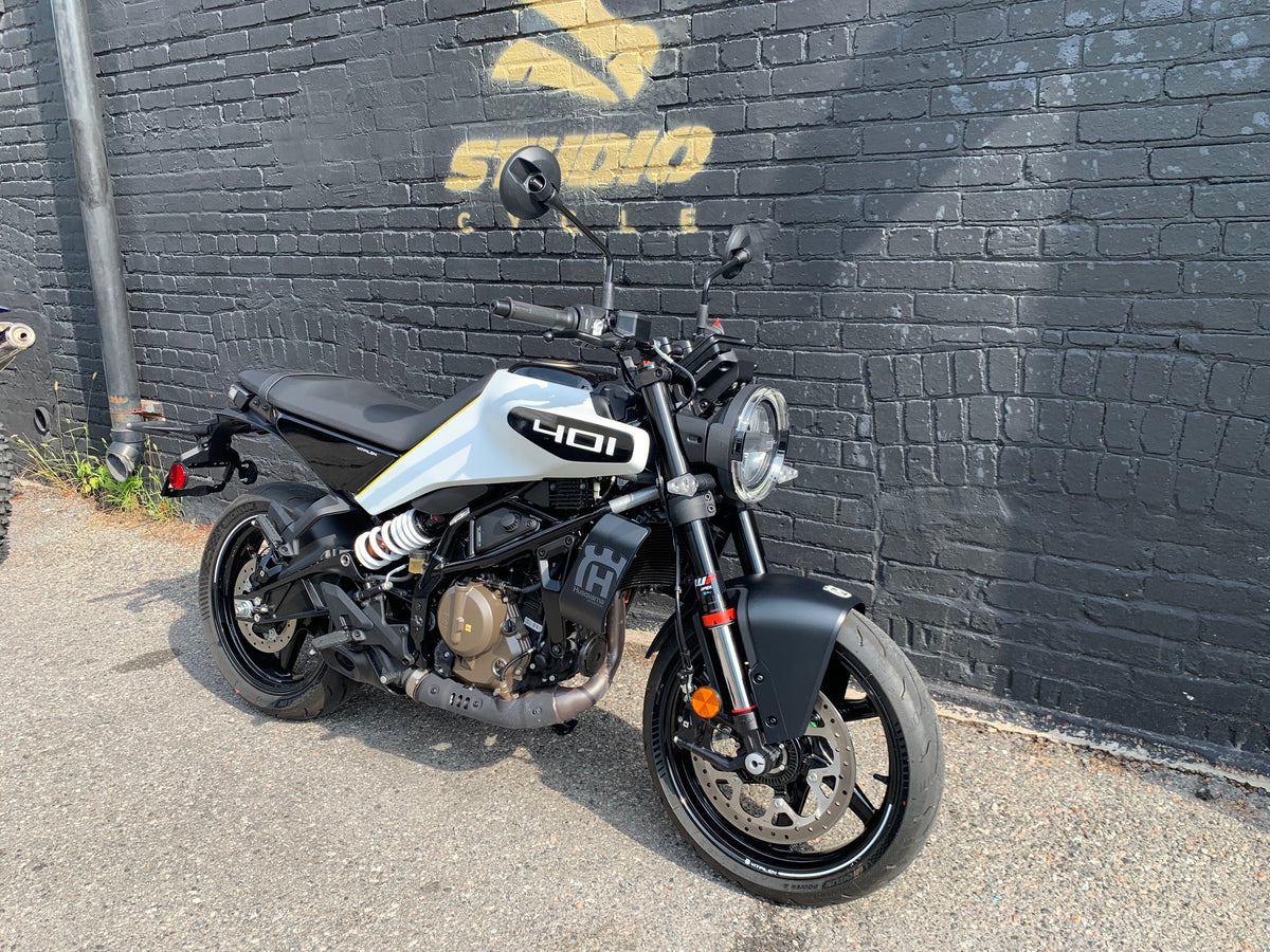 2024 Husqvarna Vitpilen 401 - White Arrow - Studio Cycle