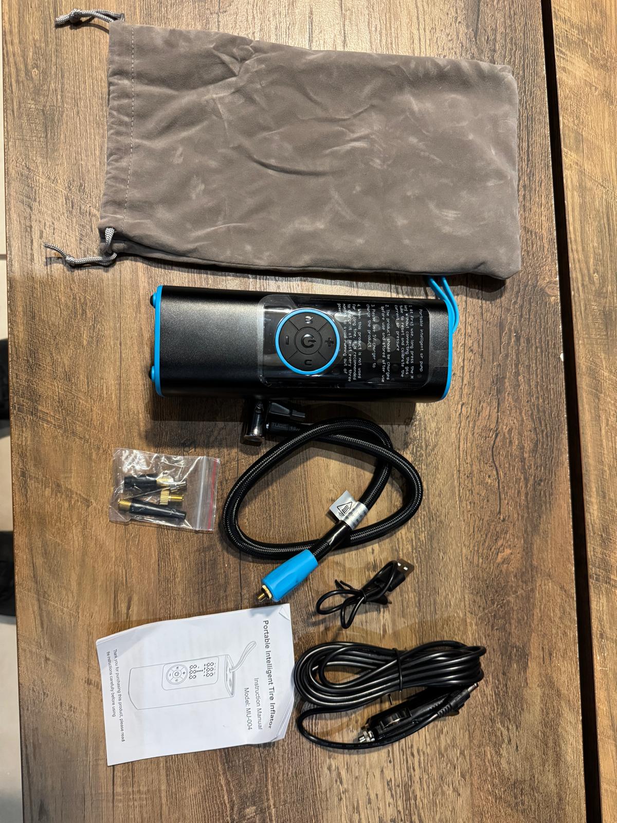 Portable cordless air compressor 150 PSI - Studio Cycle