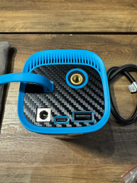 Portable cordless air compressor 150 PSI - Studio Cycle
