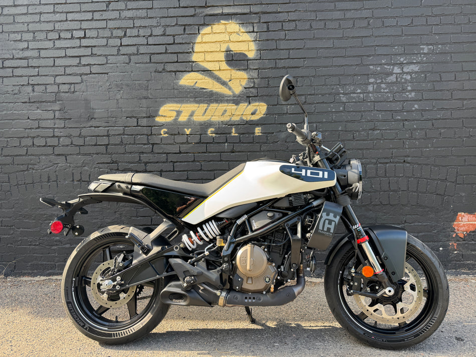 2024 Husqvarna Vitpilen 401 - White Arrow