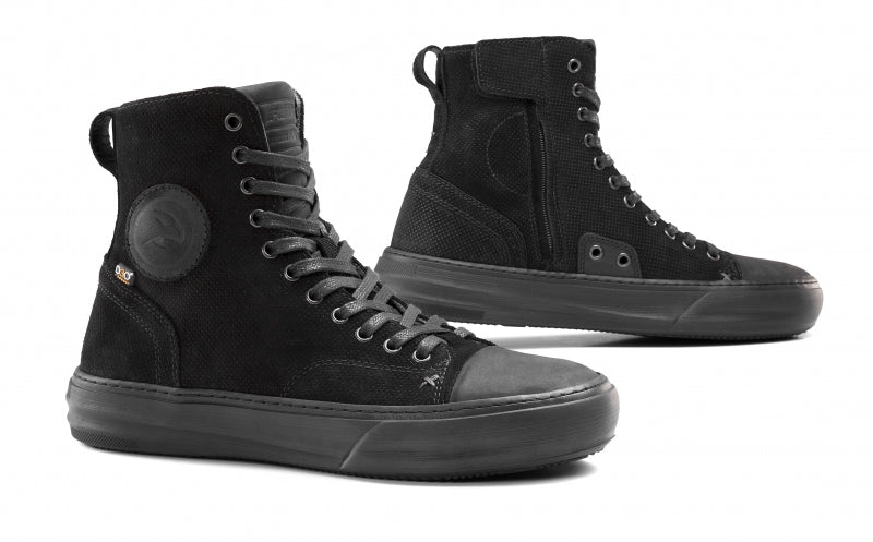 Motorcycle Boots @ Studio Cycle